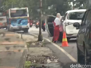 Polisi Identifikasi Video Pelajar SD Didorong dari Mobil yang Viral