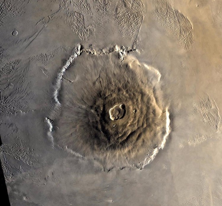 Wujud Olympus Mons yang Tiga Kali Lebih Tinggi dari Everest