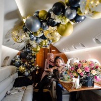 Rachel Vennya dan Niko merupakan pasangan yang meraih sukses di usia muda. Saat masih pacaran, keduanya pun kerap menampilkan gaya hidup glamour berpergian ke berbagai negara di dunia. Mereka menjadi kaya raya lewat bisnis yang dirintis mulai dari obat diet, busana hingga makanan. Foto: Instagram @rachelvennya