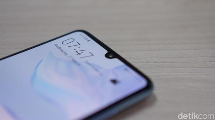 Review Huawei P30. (Foto: Adi Fida Rahman/detikINET) Review Huawei P30. (Foto: Adi Fida Rahman/detikINET)