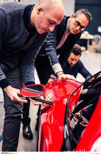 Proses pembuatan Ferrari P80/C