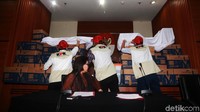Basaria mengatakan, Bowo mengumpulkan uang tak hanya dari sekali penerimaan. Sejumlah penerimaan dikumpulkan di satu tempat untuk serangan fajar keperluan logistik Pemilu.