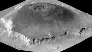 Sebagai pelengkap, ia dikelilingi oleh lereng gunung setinggi 6 km dari permukaan Mars. (Foto: NASA)