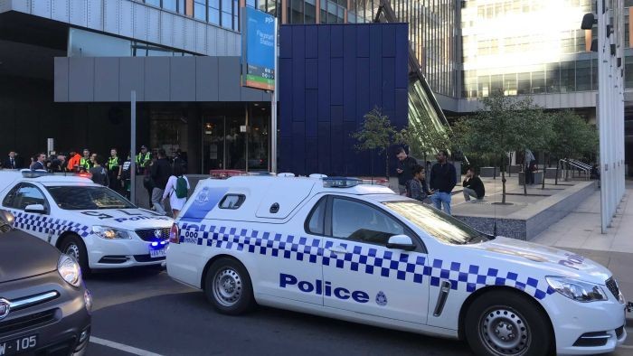 Laporan Adanya Pria Bersenjata Sebabkan Stasiun Kereta di Melbourne Dievakuasi