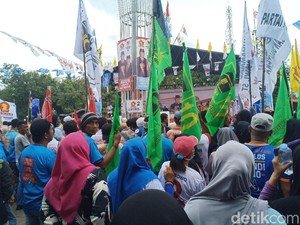 Ada Bendera PPP dan PBB di Kampanye Sandiaga di Sidrap