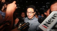 Meski sudah berstatus tersangka dan diperiksa 8 jam, Samin Tan belum ditahan.