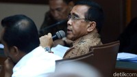 Ketua Umum KONI, Tono Suratman, hadir di sidang kasus suap Sekjen KONI, Ending Fuad Hamidy, di Pengadilan Tipikor, Jakarta, Kamis (28/3/2019).