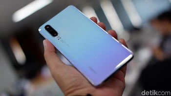 10. Huawei P30, ponsel ini menguasai 1,1% market share selama Q3 2019. Foto: Adi Fida Rahman/detikINET