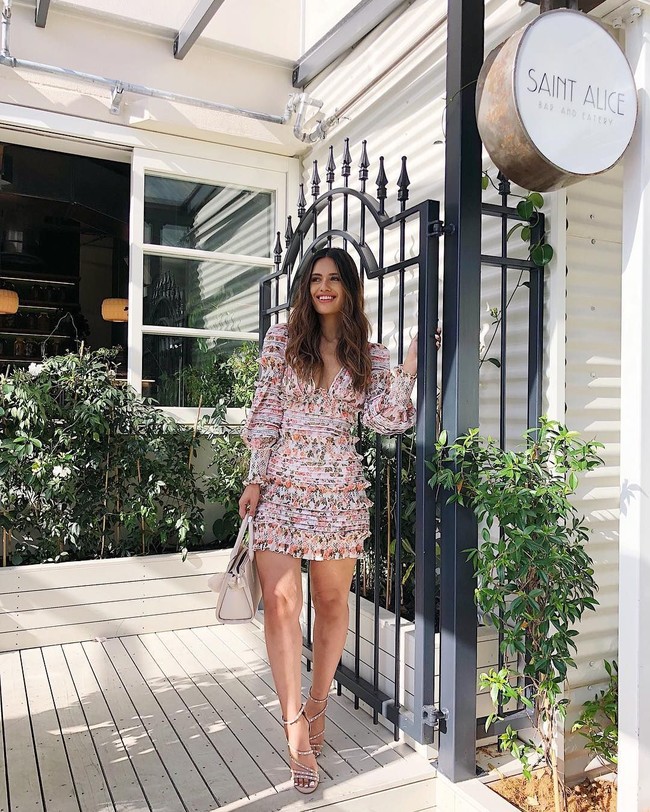 Sekarang, Ariana juga berolahraga dua kali seminggu selama 45 menit dengan pelatih pribadi dan beralih antara cardio serta angkat beban. Foto: Instagram @arianaomipi