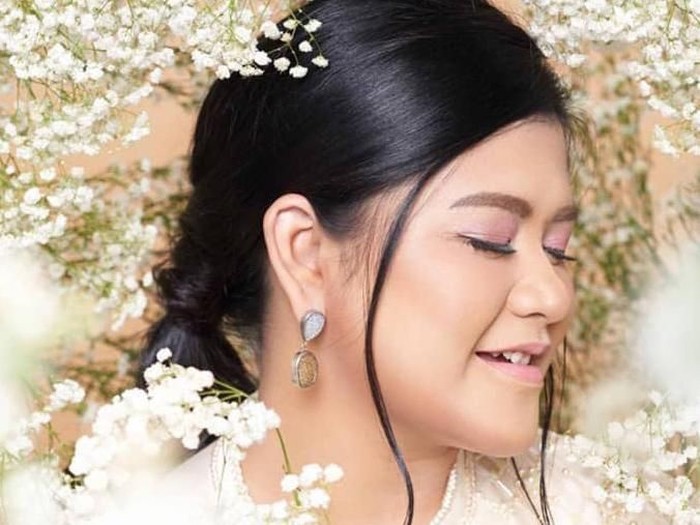 Kahiyang Ayu jadi model untuk kampanye beauty within me. Foto: Instagram @carolinasepteritabeauty Kahiyang Ayu jadi model untuk kampanye beauty within me. Foto: Instagram @carolinasepteritabeauty