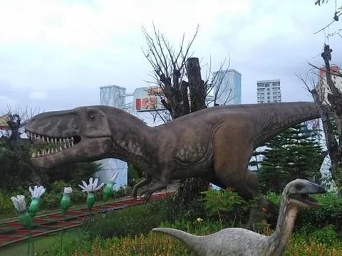 Wahana Dino Park di Jatim Park, Batu.
