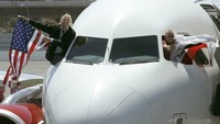 Virgin America dikenal karena pencahayaan kabinnya yang penuh warna juga unik. Pemilik Virgin Group, Richard Branson hanya pemilik minoritas dan patah hati mendera seluruh negeri ketika Alaska Airlines membeli maskapai itu dengan penerbangan terakhirnya pada 24 April 2018 (CNN Travel)