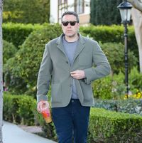 Saking Doyannya, Ben Affleck Hampir Tiap Hari ke Gerai Donat Ini