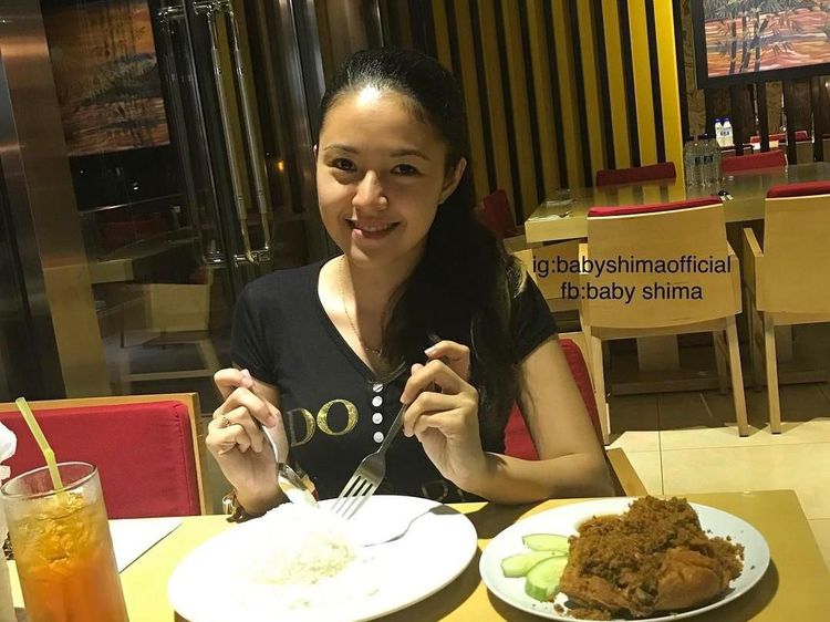 Begini Momen Kulineran Ratu Smule, Baby Shima yang Dikabarkan Dekat dengan Sule
