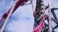 Mereka juga mencoba roller coaster di Movie World, Gold Coast, Australia dengan panjang lintasan 1.400 meter! (My Trip My Adventure)