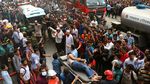 Detik-detik Menegangkan Evakuasi Korban Kebakaran Gedung di Bangladesh