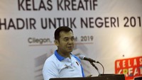 Dirut PT Krakatau Steel (Persero) Tbk Silmy Karim memberi paparan kewirausahaan saat membuka acara pelatihan Kelas Kreatif Wirausaha BUMN Hadir Untuk Negeri di Cilegon, Banten, Jumat (29/3/2019). Foto: dok. Krakatau Steel