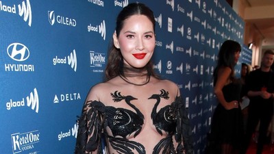 Olivia Munn Seksi Abis dengan Dress Menerawang