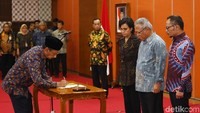 Adi Setianto akan menjabat sebagai Komisioner BP Tapera dengan masa jabatan 5 tahun terhitung sejak Kepres tentang BP Tapera ditandatangani Presiden RI.