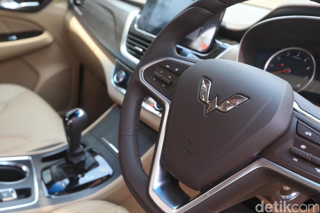Berita Populer: Pemotor Gerah Bugil, Nissan Keok dari Wuling