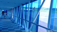 Kementerian Perhubungan (Kemenhub) menyebut ada lima konsorsium yang siap untuk mengelola Bandara Komodo. Kelima konsorsium itu sudah melewati proses pra-kualifikasi dan segera akan mengajukan proposal lelang pengelolaan bandara berskema Kerja Sama Pemerintah dan Badan Usaha (KPBU) pertama tersebut.