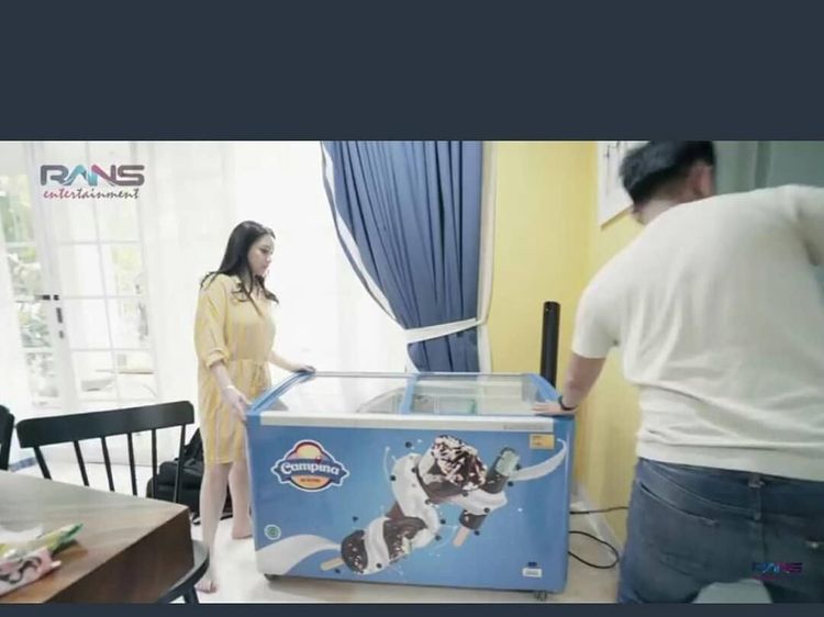 Dibelikan Es Krim Se-Freezer, Rafathar Bikin Iri Banyak Netizen