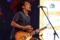 Navicula saat tampil di dHot Music Day.