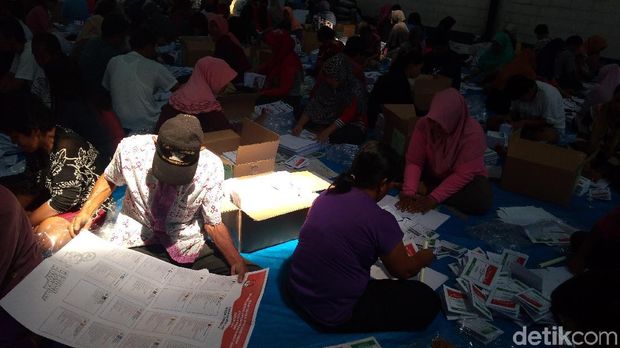 KPU Kota Cirebon Temukan 8.000 Surat Suara Rusak
