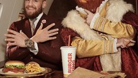 Berangkat dengan pesawat pribadi, Conor kompak menyantap burger, kentang goreng, hingga minuman bersoda dari Burger King. Foto: Instagram @thenotoriousmma