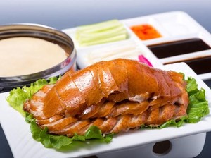 Di Debat Capres Ke-4 Akan Disajikan Bebek Panggang Hingga Kue Bugis
