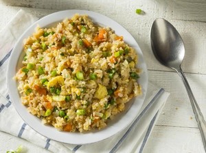Ini Kalori Seporsi Nasi Uduk dan Nasi Goreng, Pilih Mana?
