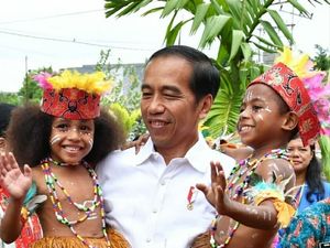 Intip 7 Potret Hangatnya Kebersamaan Jokowi dengan Anak-anak