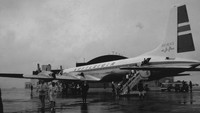 Konsep terbang dari Amerika Serikat ke Eropa dan berhenti di Islandia dengan harga murah diawali oleh Loftleiðir 1940-an. Pada tahun 1973, maskapai ini bergabung dengan maskapai Islandia lainnya, Flugfélag Íslands yang melahirkan Icelandair (CNN Travel)