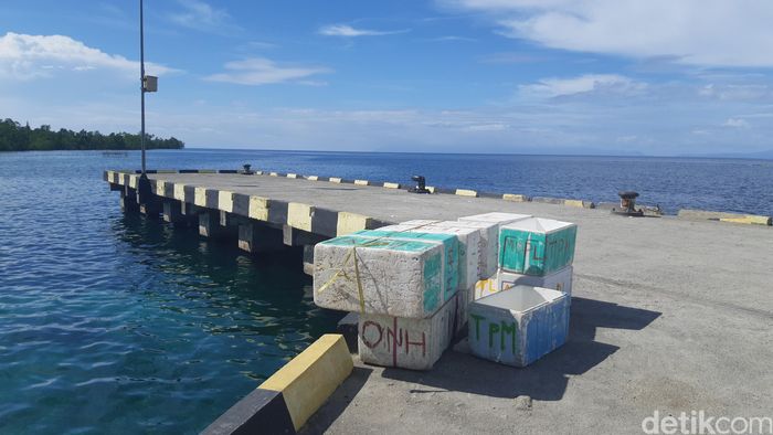 Pelabuhan Jojame, Pulau Madapolo. (Danu Damarjati/detikcom) Pelabuhan Jojame, Pulau Madapolo. (Danu Damarjati/detikcom)