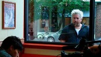 Mau tahu gimana ekspresi kamu yang ngiler banget di hari pertama diet? Seperti wajah Guy Fieri ini nih. Foto: Istimewa