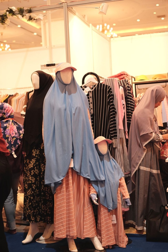 Ada pula hijab syari untuk olahraga dari Nusseyba Activewear. Brand yang didalangi oleh Deffi Zulkarnaen itu menjual busana muslim dengan bahan kaos yang nyaman untuk berolahraga. Foto: Silmia Putri/Wolipop