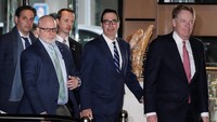Namun yang jelas, Presiden AS Donald Trump memberlakukan tarif  US$ 250 miliar pada produk impor Cina tahun lalu dalam upaya untuk memaksa China mengubah cara berbisnis dengan negara-negara lain di dunia dan untuk membuka lebih banyak ekonomi Tiongkok kepada perusahaan-perusahaan AS. REUTERS/Jason Lee.