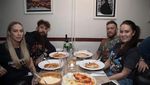 Pensiun dari MMA, Ini Pose Keren Conor McGregor Saat Kulineran Mewah