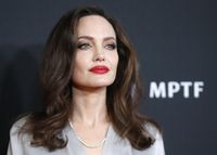 Susul Brie Larson, Angelina Jolie Jadi Jagoan Baru Marvel?