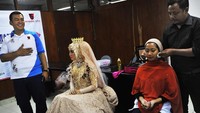 Sebagai bagian dari program BUMN Hadir Untuk Negeri, PT KS menyelenggarakan pelatihan kelas kreatif wirausaha meliputi kelas pelatihan E-commerce dan Pemasaran di Internet, kelas pelatihan kecantikan, kelas pelatihan usaha kuliner, dan kelas pelatihan Barista (Peracik Kopi) yang diikuti 331 peserta dari berbagai daerah. Foto: dok. Krakatau Steel