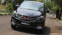 Kemudian Hino mengekspor kendaraan komersial sebanyak 2.450 unit. Hyundai mengekspor H-1 (Grand Starex) sebanyak 630 unit. DFSK mengirim 592 mobil buatan Indonesia ke luar negeri. Terakhir, Wuling mengekspor 54 unit mobil Wuling Cortez dan Chevrolet Captiva buatan Indonesia ke Brunei. Ari Saputra/Detikcom.