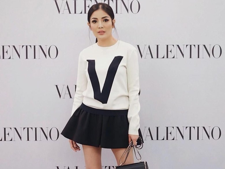 Nindy Dipuji Makin Cantik, Kakinya Bikin Gagal Fokus Nindy Dipuji Makin Cantik, Kakinya Bikin Gagal Fokus