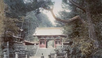 Sebuah kuil di Nikko. Foto: Vintages