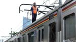 KRL Tanah Abang-Palmerah Ngadat di Kawasan Petamburan