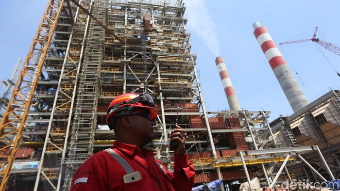 Pusat Listrik Tenaga Uap (PLTU) Lontar di Banten, memiliki kapasitas 1x315 Megawatt. PLTU ini nantinya akan menyokong persediaan listrik kawasan Jawa dan Bali.