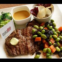 Sirloin Steak Empuk Juicy Enak Ada di 5 Tempat Ini