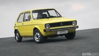 Ini dia foto VW Golf 45 tahun lalu. Mobil pertama kali diproduksi 29 Maret 1974, mulai tersedia di diler pada 8 Juli 1974 dan pengiriman ke konsumen mulai 5 Agustus 1974.