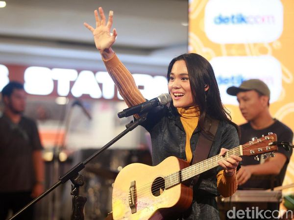 Di-Modus-in Sheryl Sheinafia dengan Sweet Talk
