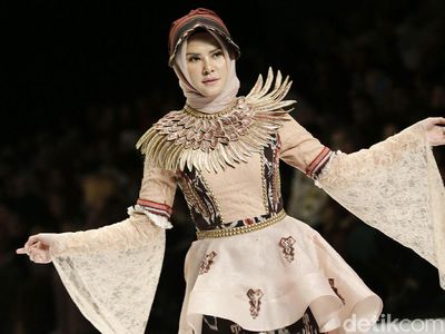 Vicky Prasetyo Tunangan, Angel Lelga Asyik Jadi Model di IFW