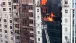 Penampakan Asap Kebakaran Gedung Perkantoran di Bangladesh